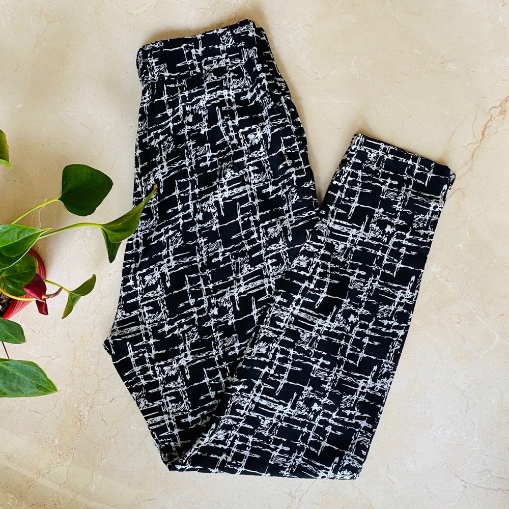 Forever 21 Black and White Ankle Pants